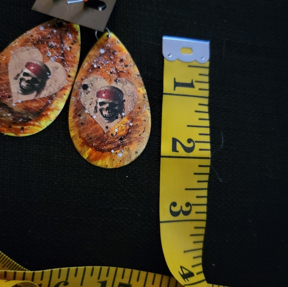 Pirates of the Carribean Hand Decorated Earrings - Picture 4 of 4